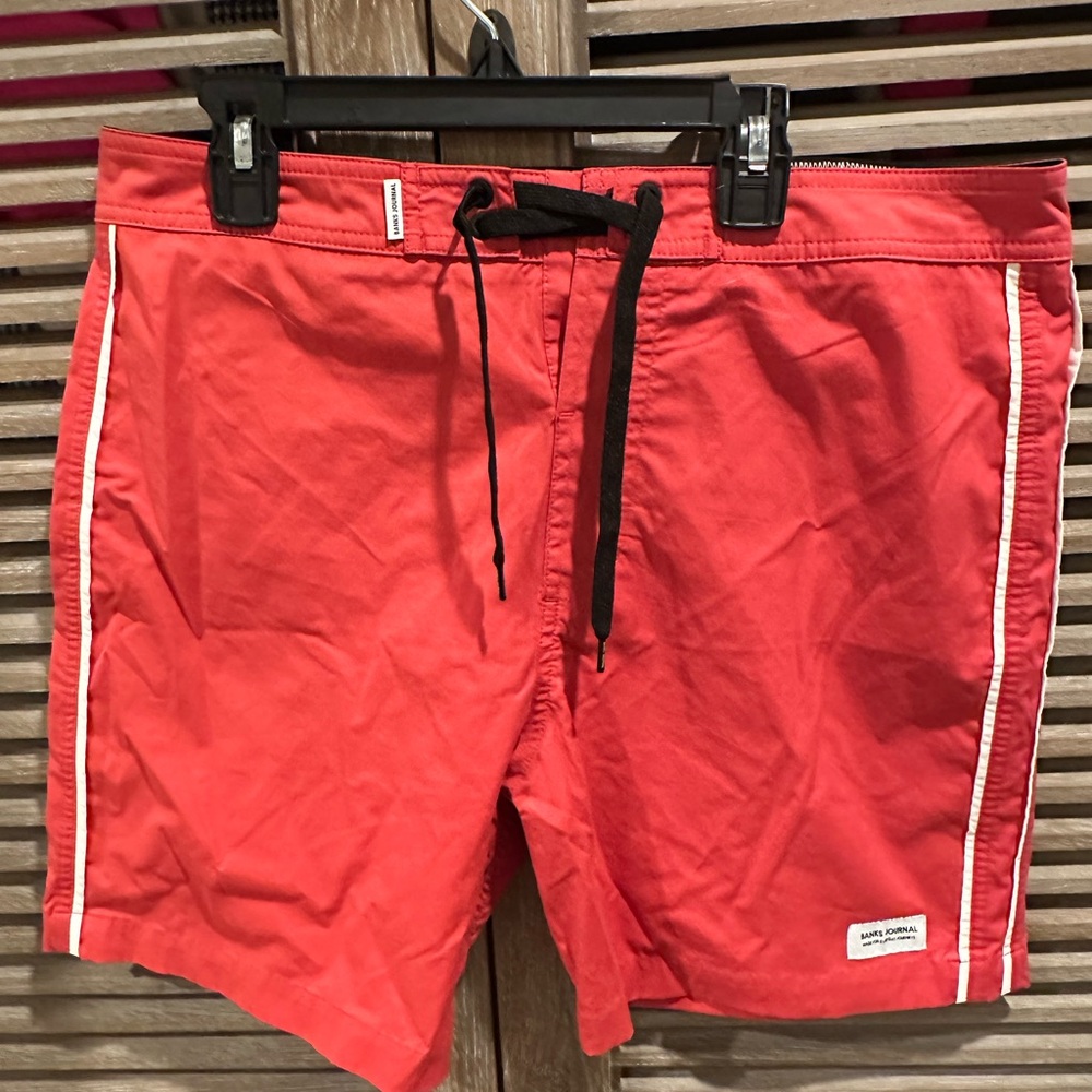 Banks Journal size 32 men’s board shorts